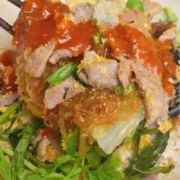 สุกี้แห้งหมูชิ้น