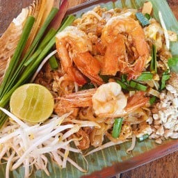 ผัดไทยบ้านขวัญ