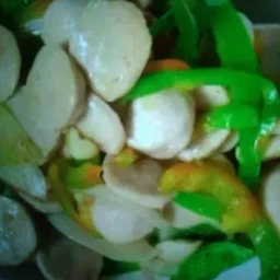 ข้าวพริกอ่อนลูกชิ้นหมู