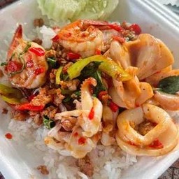 ข้าวกะเพราทะเลรวม