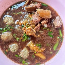 แผ่นทองก๋วยเตี๋ยวหมูตุ๋นรสเยี่ยม