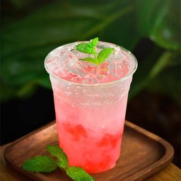 สตอเบอรี่โซดา