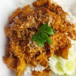 ไก่กระเทียมราดข้าว