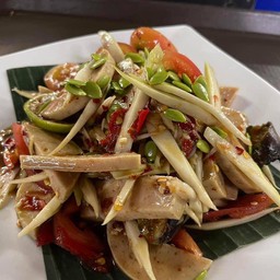 ตำปูปลาร้าหมูยอ