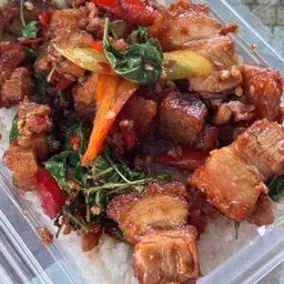 ข้าวกะเพราหมูกรอบ