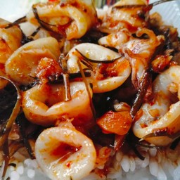 กระเพราปลาหมึก