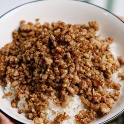 ข้าวหมูน้ำมันหอย