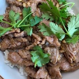 เนื้อกะเทียม(เป็นกับ)