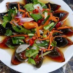 ยำไข่เยี่ยวม้า