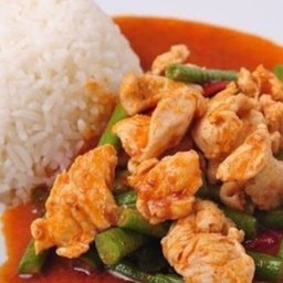 หมูผัดพริกแกงถั่วฟักยาว