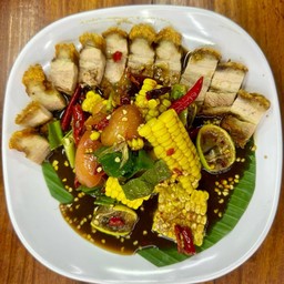 เหลาหมูกรอบ