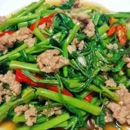 ข้าวผัดผักบุ้งหมูสับ