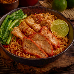 บะหมี่หมูแดงหมูกรอบ (ต้มยำ)