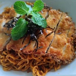 มาม่าซอสเผ็ดเกาหลีไก่กรอบ