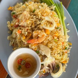ข้าวผัดทะเล