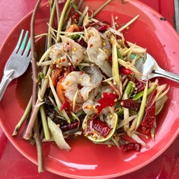 ตำกุ้งสดน้ำปลาร้านัว