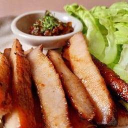 คอหมูย่างจิ้มแจ่วคัดพิเศษ