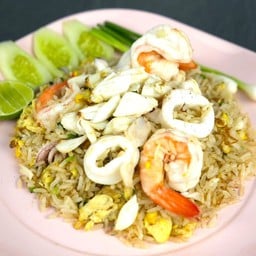 ข้าวผัดทะเล(ปู กุ้ง หมึก)