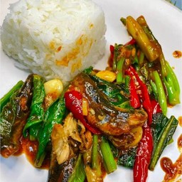 ข้าวคะน้าปลากระป๋อง