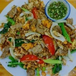 ข้าวผัดรถไฟ