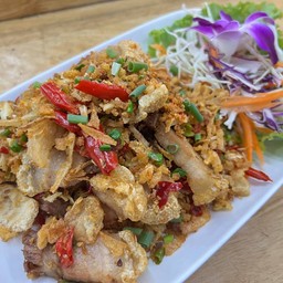 หมูกรอบคั่วพริกเกลือ