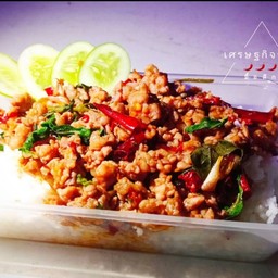 กระเพราหมูสับ
