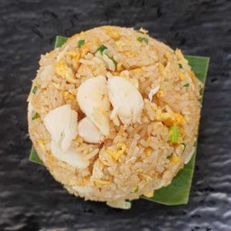 ข้าวผัดเนื้อปูก้อนขุนช้าง