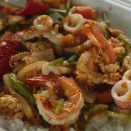 ข้าวผัดผงกะหรี่ทะเล