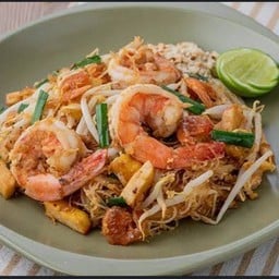 ผัดไทยวุ้นเส้นกุ้งสด