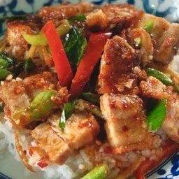 ข้าวพริกแกงหมูกรอบ