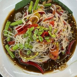 ตำขนมจีนปูปลาร้า