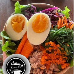 สลัดทูน่ากับไข่ต้ม ไข่กุ้งและแฮม Tuna Salad egg, prawn egg,