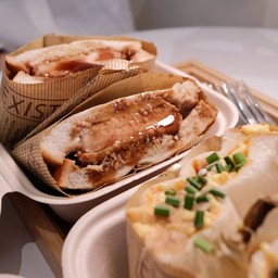 Crispy katsu, soft egg ✨ แซนด์วิชญี่ปุ่น คาเฟ่สุขุมวิท 18 ต้องลอง!