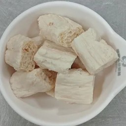 ฟองเต้าหู้แช่น้ำ 素黄金