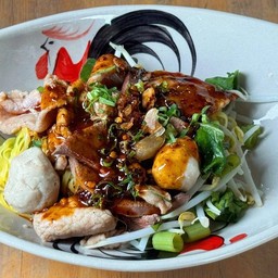 ก๋วยเตี๋ยวแห้งคลุก