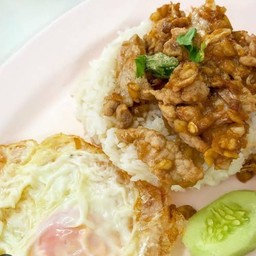 ไก่กระเทียมราดข้าว