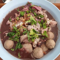 ก๋วยเตี๋ยวหมูน้ำตก