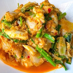 ไก่ผัดผงกระหรี่เป็นกับข้าว Stir-Fried Chicken With Curry Powder As a Side Dish