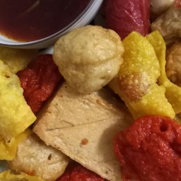 ลูกชิ้นรวมทอด