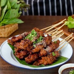 หมูปิ้ง ราดน้ำจิ้มแจ่ว ชุด 4 ไม้