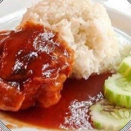 ข้าวไก่ทอด น้ำแดง