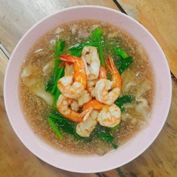 ราดหน้าทะเล Stir-Fried Noodles with sea food