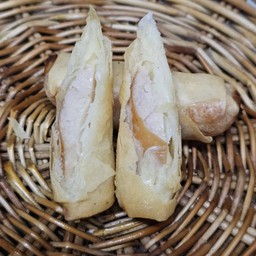 ปอเปี๊ยะฮอทด็อกชีส