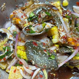 ยำข้าวโพด+มะม่วงกุ้ง+ปู+ปลากรอบโครตจุก