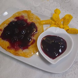 โรตีไข่+แยมบลูเบอร์รี