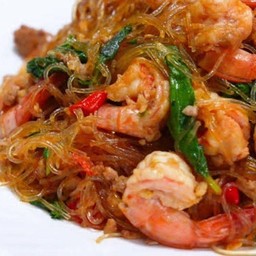 กระเพราวุ้นเส้นกุ้ง ราดข้าว