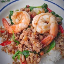 ข้าวกระเพรากุ้ง + หมูสับ