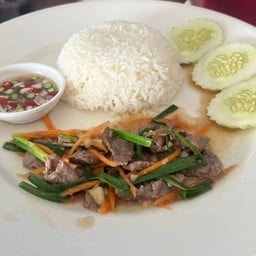 ข้าวหมูผัดน้ำมันหอย