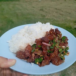 ข้าวยำหมู๓ชั้นทอด