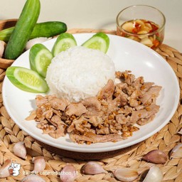 ข้าวไก่กระเทียมพริกไทย